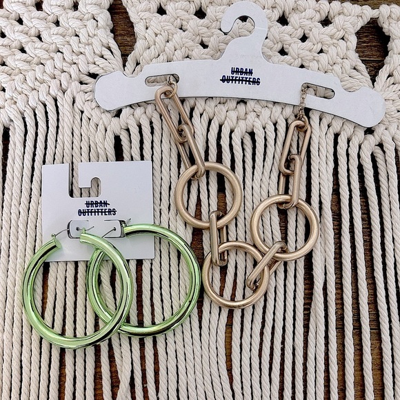 Urban Outfitters Bundle Gold Chunky Chain Necklace and Green Large Hoop Earrings - Picture 3 of 11